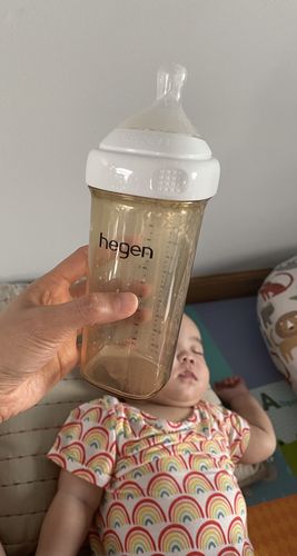 Customer photo review of Hegen PCTO™ 330ml/11oz Feeding Bottle PPSU, 2-Pack with 2 x Fast Flow Nipple (6 months and beyond)