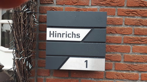 Customer photo review of AlbersDesign Briefkasten B1 anthrazit (RAL7016) personalisiert mit Edelstahl-Schildern