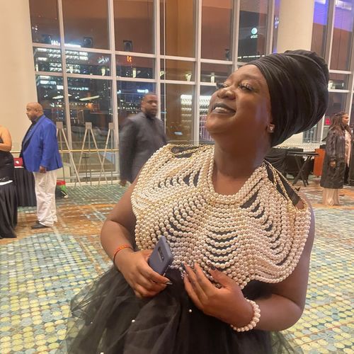 Customer photo review of Oversized statement pearls