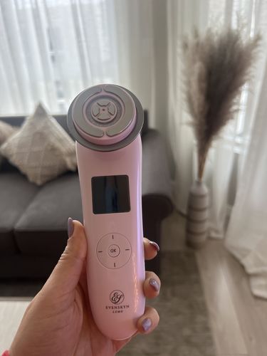 Customer photo review of EvenSkyn® Lumo: Premium Anti-Aging & Skin Tightening Handset