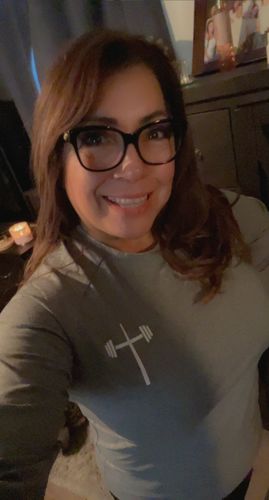Customer photo review of Long Sleeve Performance Tee - Grey