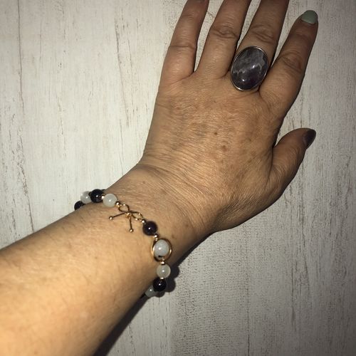 Customer photo review of Pulsera de amatista de luz de Luna blanca