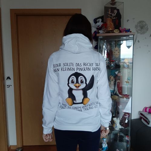 Customer photo review of Hergewatschelt Pinguin - Hoodie Unisex Rückendruck