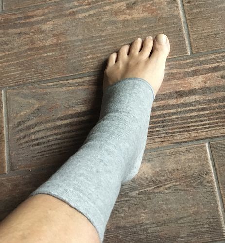 Customer photo review of Premium Bamboo Compression Gloves (4X)