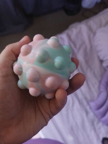 Customer photo review of 3D Pop It Fidget Ball