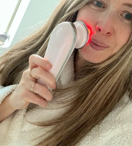 Customer photo review of EvenSkyn® Lumo: Premium Anti-Aging & Skin Tightening Handset