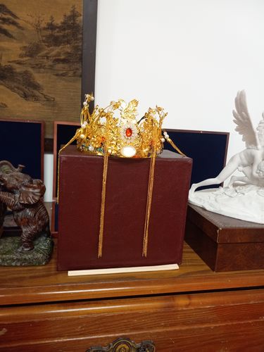 Customer photo review of Caesar Rise Crown