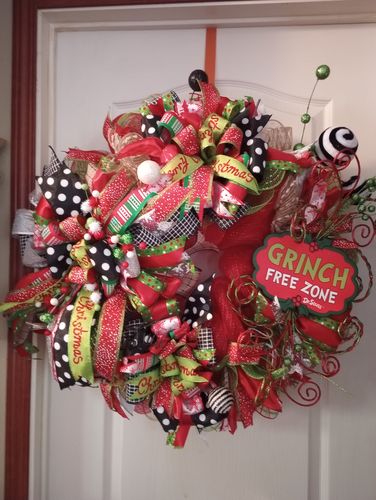 Customer photo review of 13"-16" Wreath Frames - DEI-002