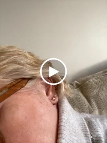 Customer video review of Molto Kiss Stud Earrings