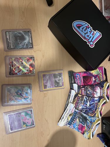 Customer photo review of Clutch Pokémon Mystery Box