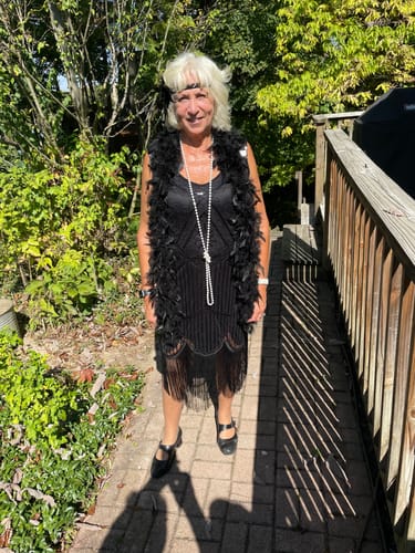 Christine F. review of 1920s Black Beaded Rhinestone & Feather Headband image 1 out of 2