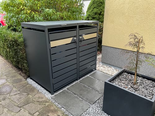 Customer photo review of AlbersDesign Mülltonnenbox MB6 Anthrazit (RAL7016) personalisiert mit Edelstahl-Schildern