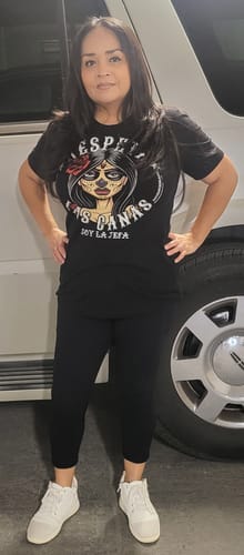 Customer photo review of Premium Bella Canvas Respeta Las Canas La Jefa Unisex Tee