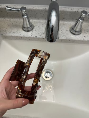 Customer photo review of TR x Bethany XL Claw Clip