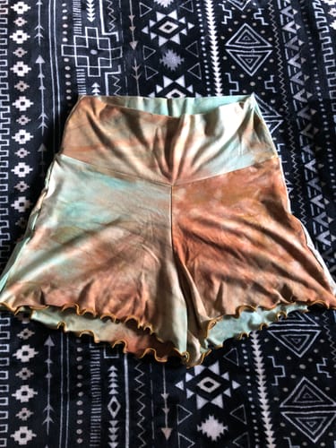 Customer photo review of Ruffled Shorties 'Shoreline' Tencel
