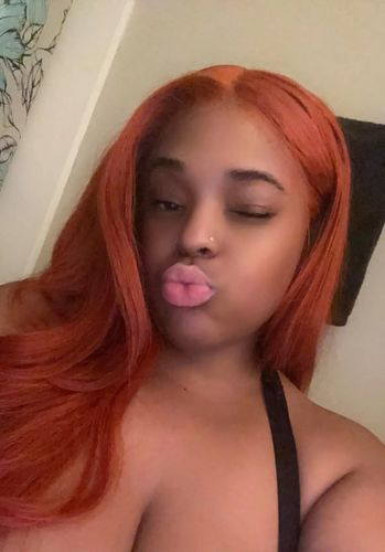 Customer photo review of Ginger Orange Wave Transparent Lace Frontal Lace Wig
