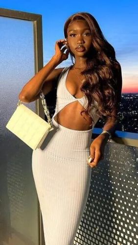 Customer photo review of Must Have! Natural Brown Classic Body Wave Lace Frontal Wig