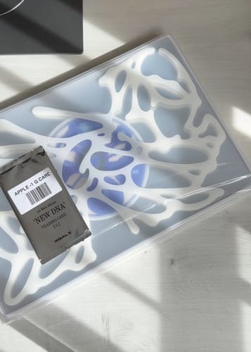 Customer photo review of XG - NEW DNA 1ST MINI ALBUM APPLE MUSIC GIFT VER.