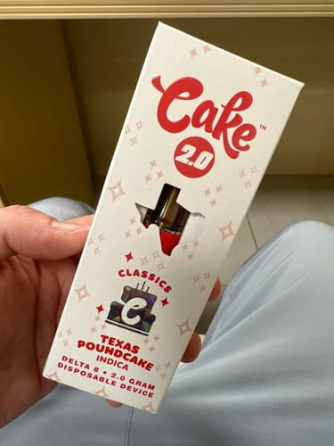 Customer photo review of Texas Poundcake - Cake Delta 8 Disposable Vape | 2g