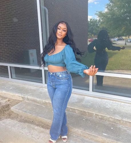 Customer photo review of Melting! Glueless Loose Wave Swiss HD Undetectable Lace 5x5 HD Lace Closure Wig