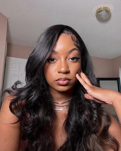 Customer photo review of Melting! Glueless Loose Wave Swiss HD Undetectable Lace 5x5 HD Lace Closure Wig