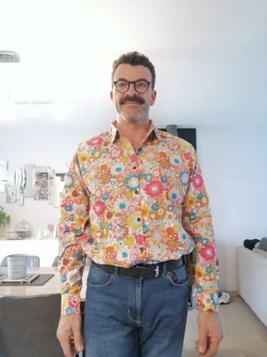 Customer photo review of Chemise habillée vintage à manches longues en coton floral boutonné des années 70 pour hommes