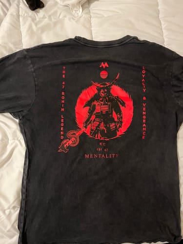 Customer photo review of The 47 Ronin VINTAGE TEE - RED