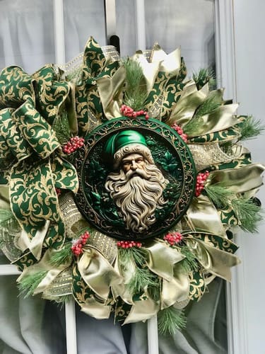 Customer photo review of Santa Sign, Green Santa Sign, DCO-00636, Sign For Wreath, 10" Round Metal Sign