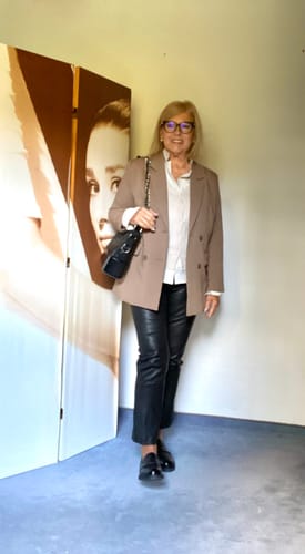 Customer photo review of Oversized Blazer "Sanja" - Taupe