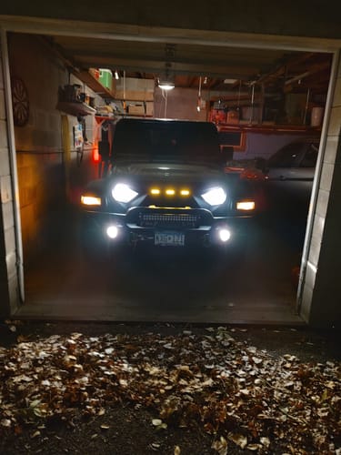 Customer photo review of Goliath Grille w/ Amber LED Running Lights for 18-23 Jeep Wrangler JL & Gladiator JT - Matte Black