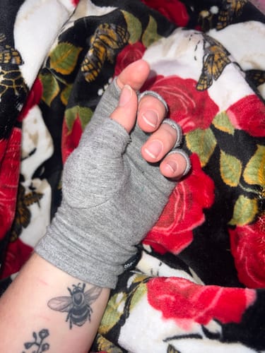 Customer photo review of Premium Onecompress™ Gloves