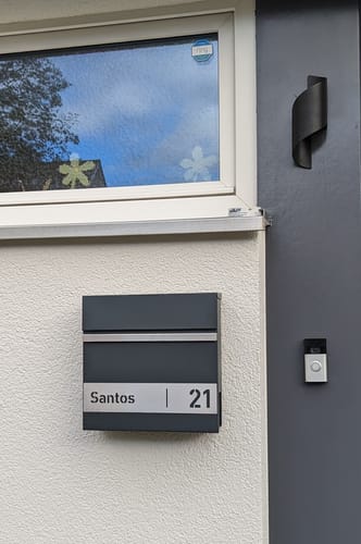 Customer photo review of AlbersDesign Briefkasten B3 anthrazit (RAL7016) personalisiert mit Edelstahlschild