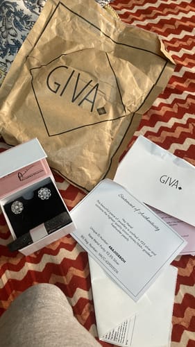 Customer photo review of Anushka Sharma Silver Sparkles Stud Earrings