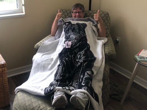 Customer photo review of Plain Dog - Custom Knitted Blanket