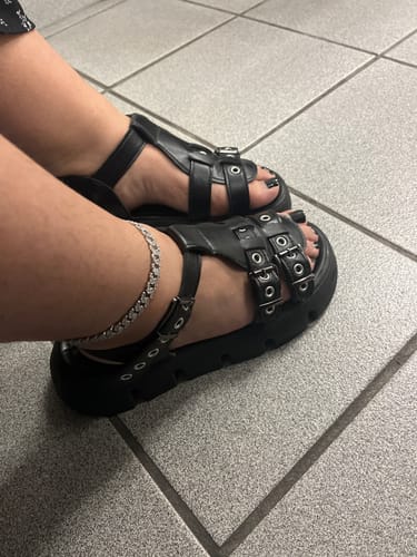 Customer photo review of “Dainty link up” anklet