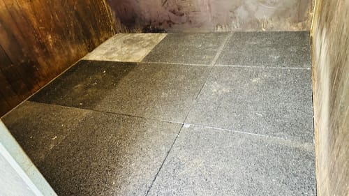 Theo V. review of Staltegel Granulaat vochtdoorlatend 100x100x4cm image 1 out of 2