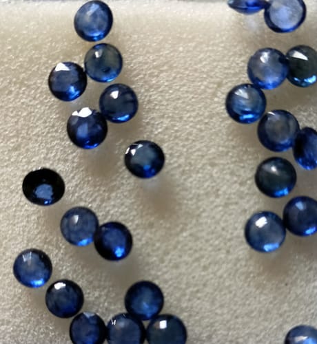 Customer photo review of 5 Carats Lot Ceylon Blue Sapphire 4x4mm Approx 13 Pieces