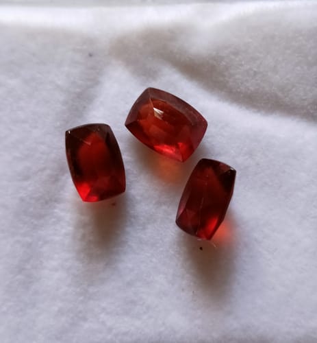 Customer photo review of 3Pc Lot Hessonite Garnet 8x6mm 5.55 Carats