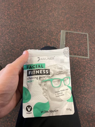 Customer photo review of JAWLINER® Fitness Chewing Gum
