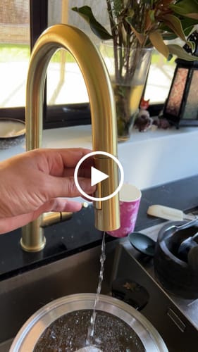 Customer video review of Imperium Touch Control Dual Function Pull Out Spout Kitchen Faucet