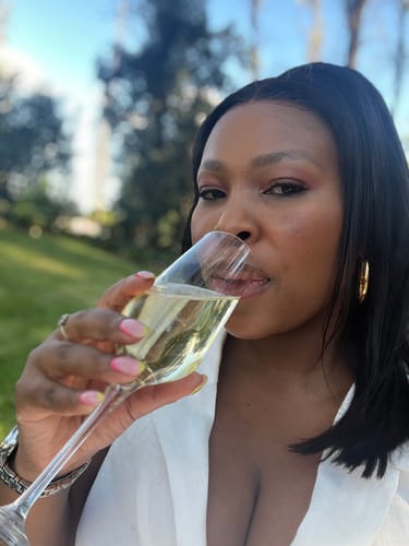 Customer photo review of DIDI - Peruvian Double Drawn Lace Wig 10"