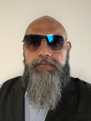 Customer photo review of 3 Aceites Para Barba + 1 Shampoo - Paquete 4 Piezas
