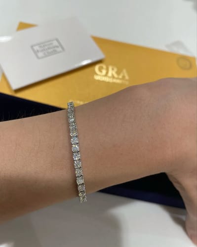 Customer photo review of Eclat Sterling Silver Moissanite Tennis Bracelet