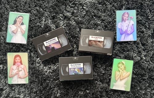 Customer photo review of BLACKPINK - THE GAME PHOTOCARD COLLECTION WEVERSE GIFT VER.