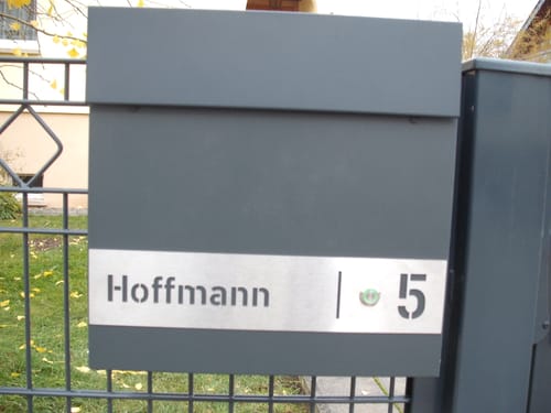Customer photo review of AlbersDesign Briefkasten B18 Anthrazit (RAL7016) personalisiert mit Edelstahlschild