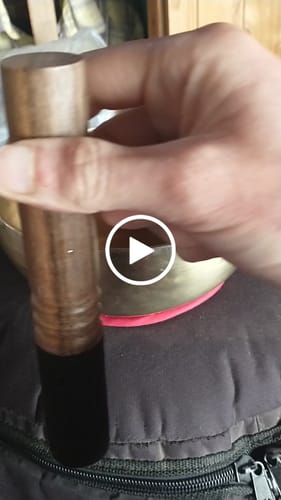 Customer video review of CUENCO TIBETANO CLÁSICO (RE - 20 CM)