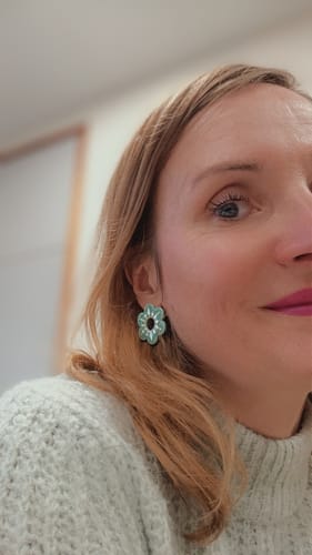 Sandrine K. review of Boucles d'oreilles petite fleur, menthe et or image 1 out of 1