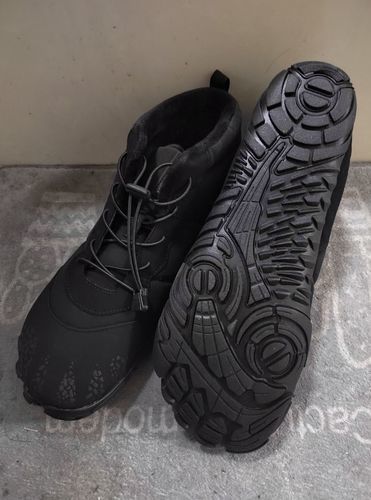 Customer photo review of Vindra Flex - Non-slip & universal winter barefoot shoe (Waterproof)(UK)