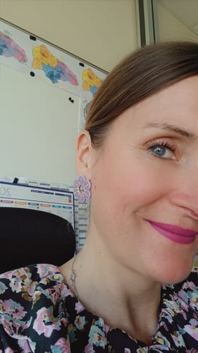 Sandrine K. review of Boucles d'oreilles petite fleur, lilas et or image 1 out of 1