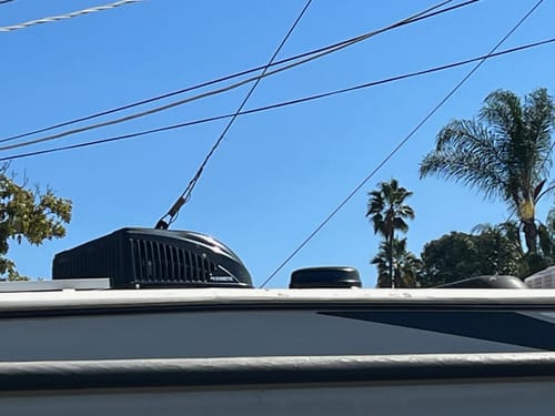 Customer photo review of Magnadyne | RVTV5B | Omni-Directional TV/AM/FM Antenna